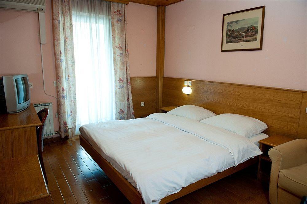 Hotel Bio โคเปร์ ภายนอก รูปภาพ